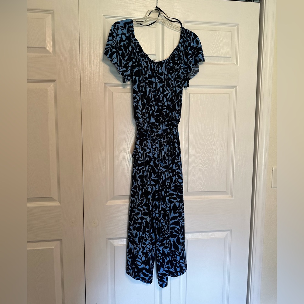 Leaf motif flowy fabric jumpsuit